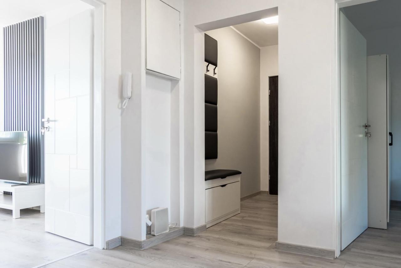 Quadratum Apartment By Noclegi Renters 格但斯克 外观 照片